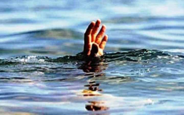 মাছের ঘেড়ে সাঁতার কাটতে গিয়ে প্রাণ গেল শিক্ষার্থীর